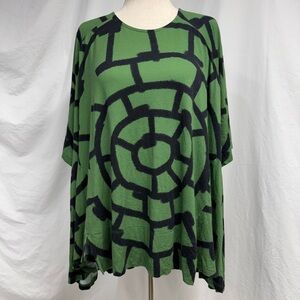 Alembika Geometric Pattern Oversized Swing T Shirt Top